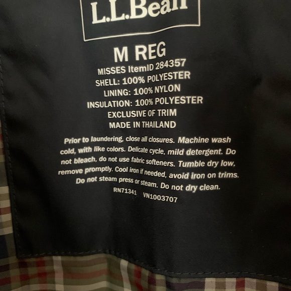 L.L. Bean Quilted Riding Vest Navy Medium - Picture 8 of 8